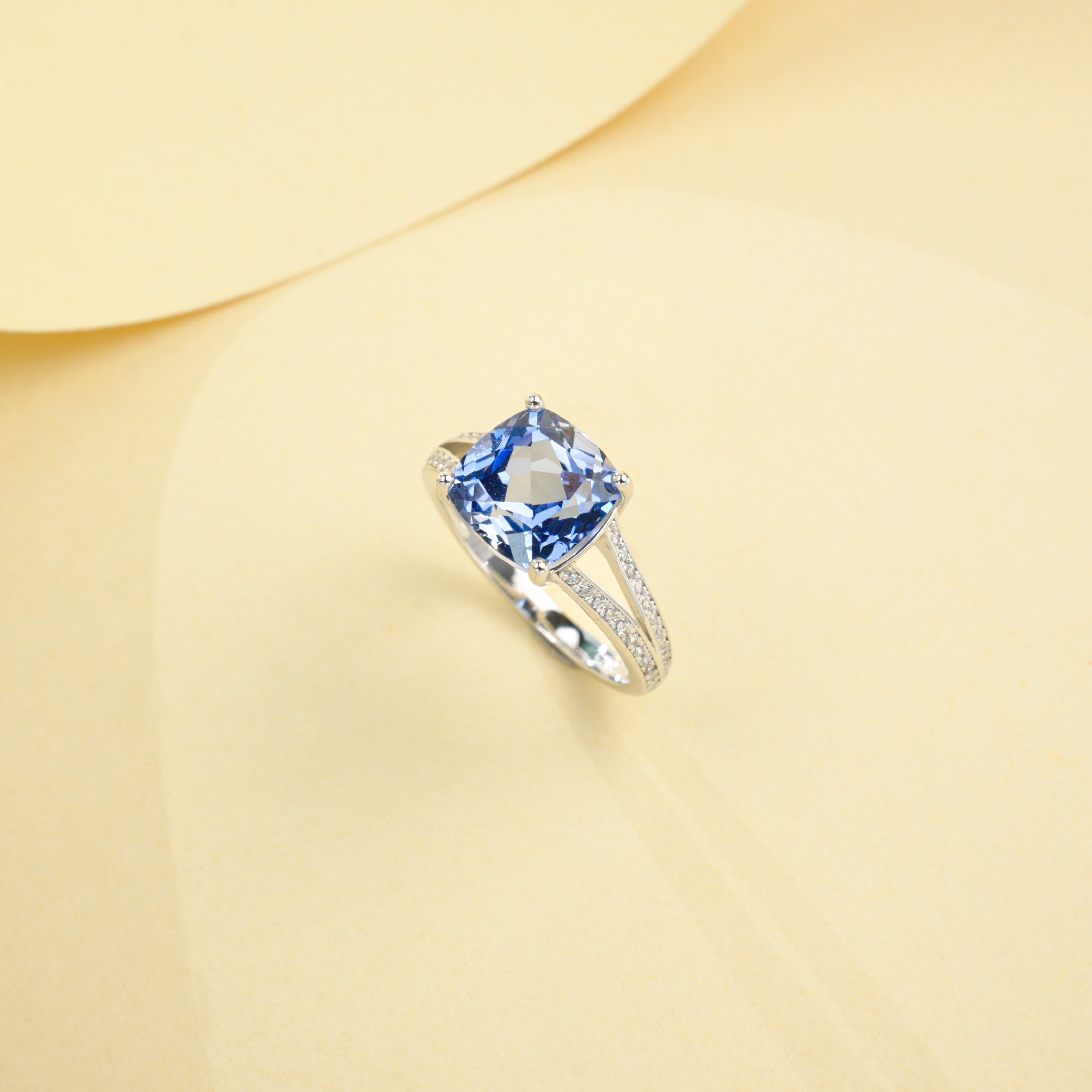 Lab-Grown Sapphire - Diamond-Edged Square Ripple Clear Blue Ring