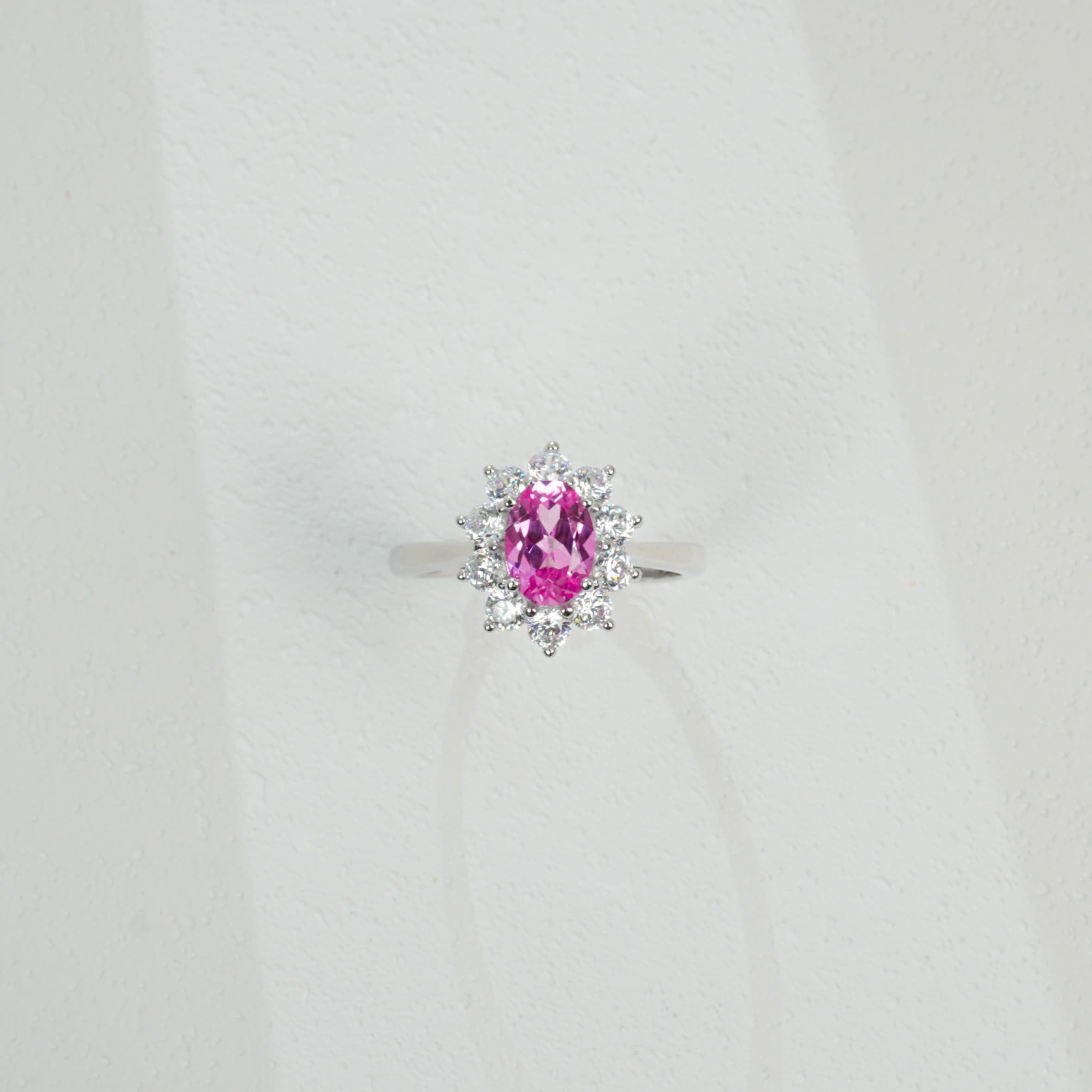 Oval padparadscha ring