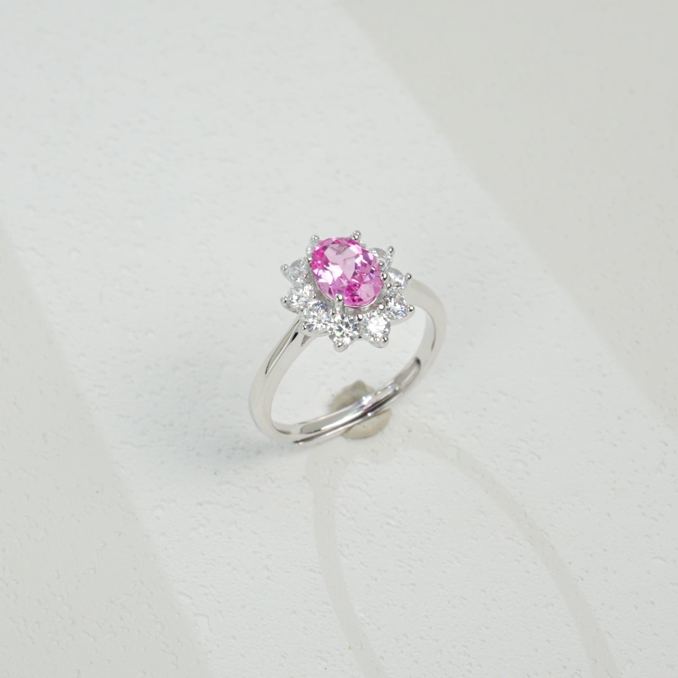 Oval padparadscha ring