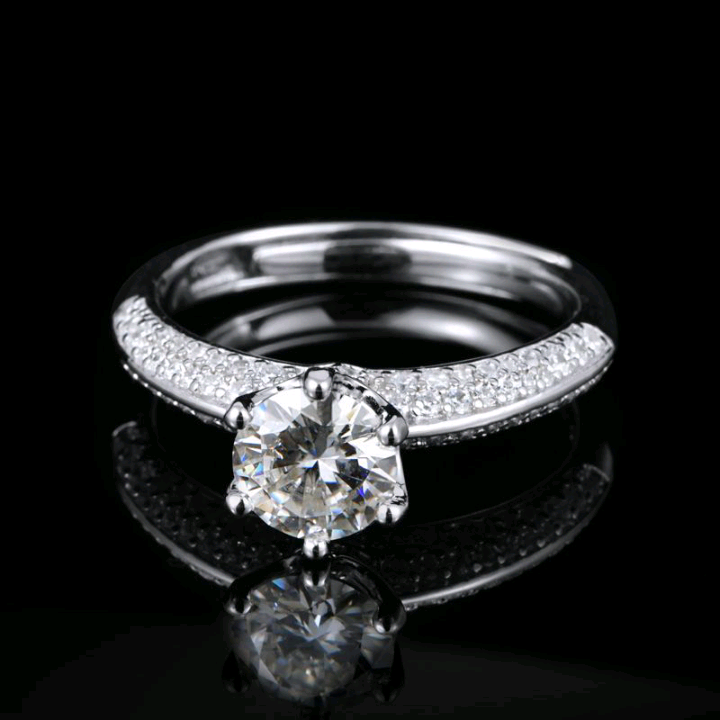 Lab-grown diamond - ring