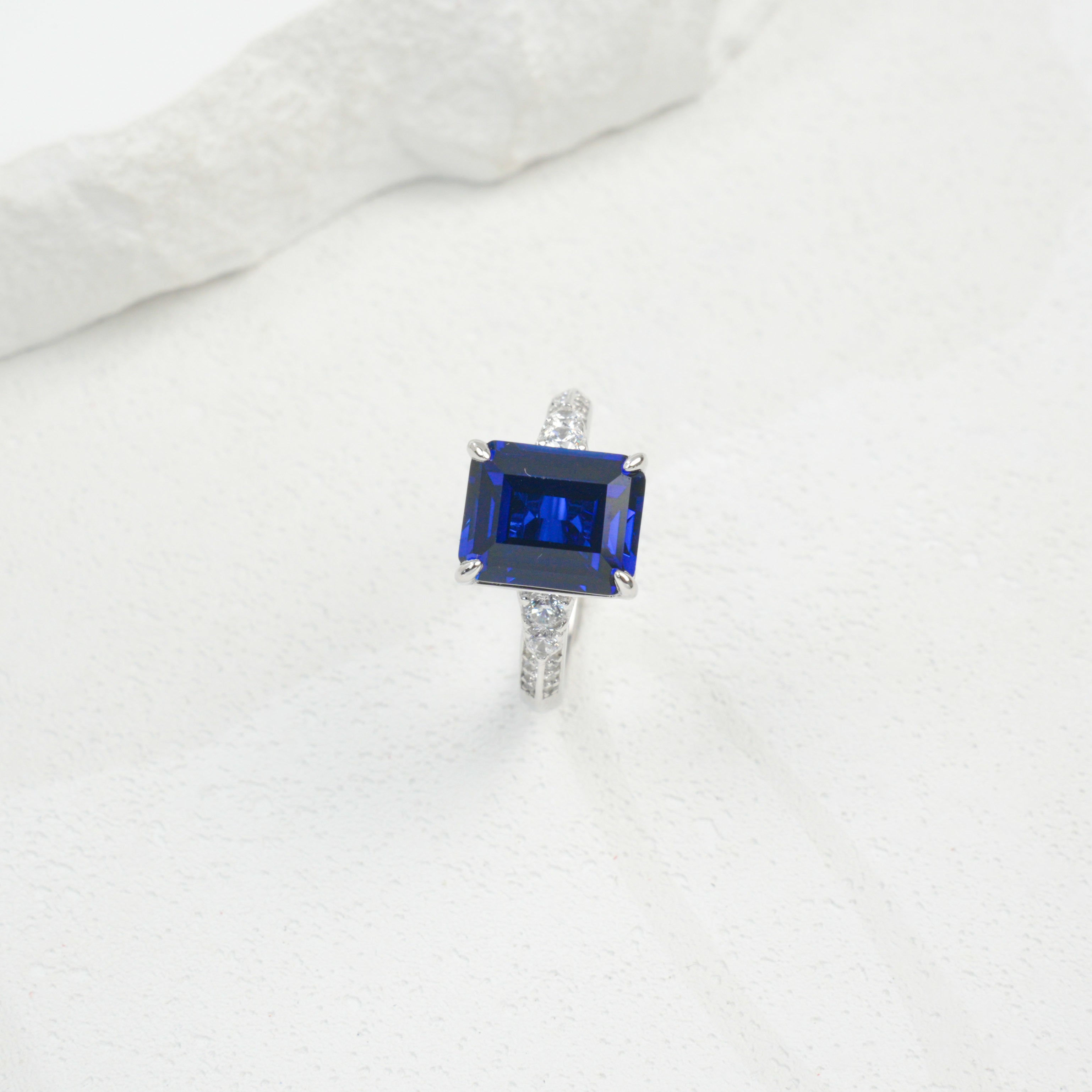 Cultivated Emeralds-Prismatic Elegant Ring