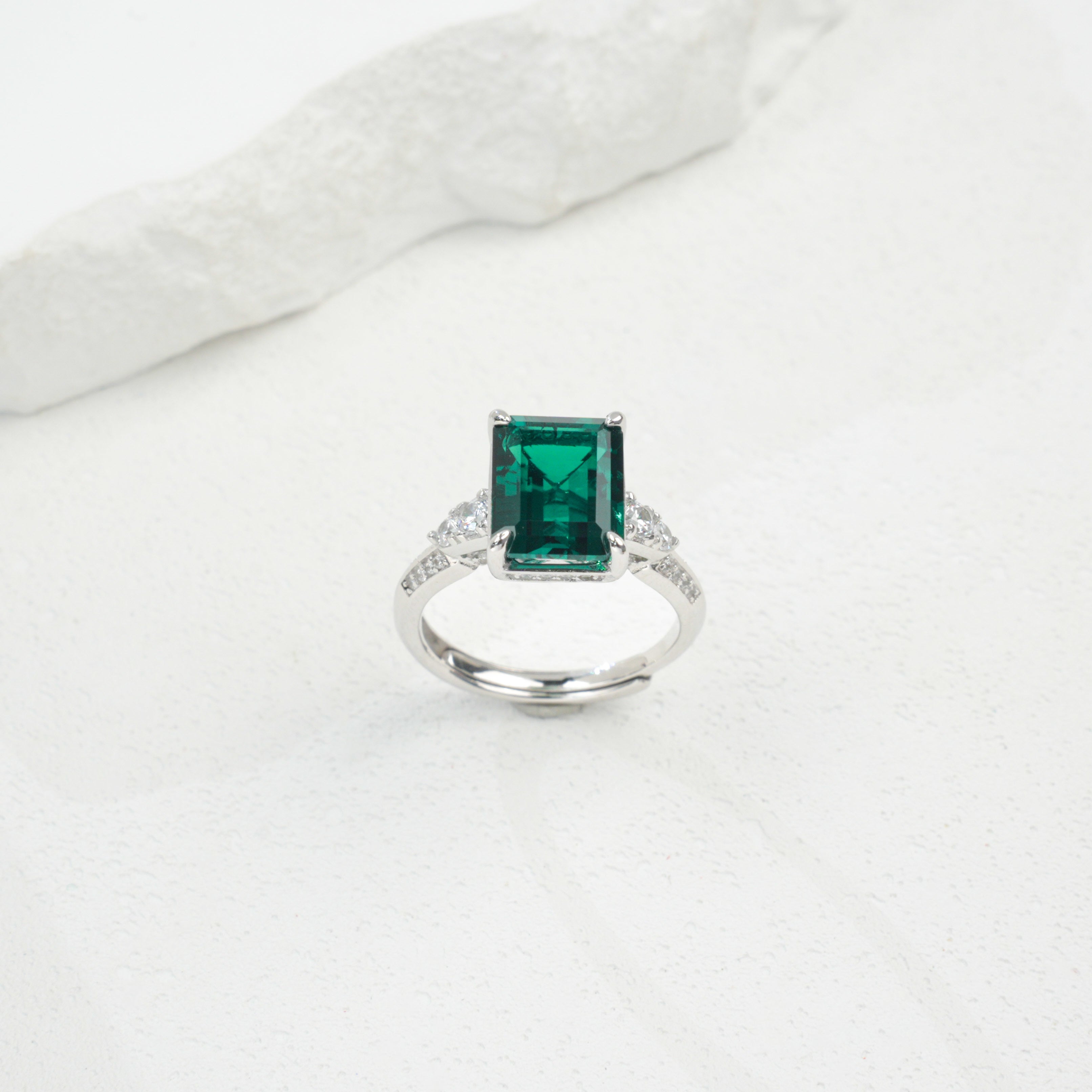 Cultivated Emeralds-Prismatic Elegant Ring