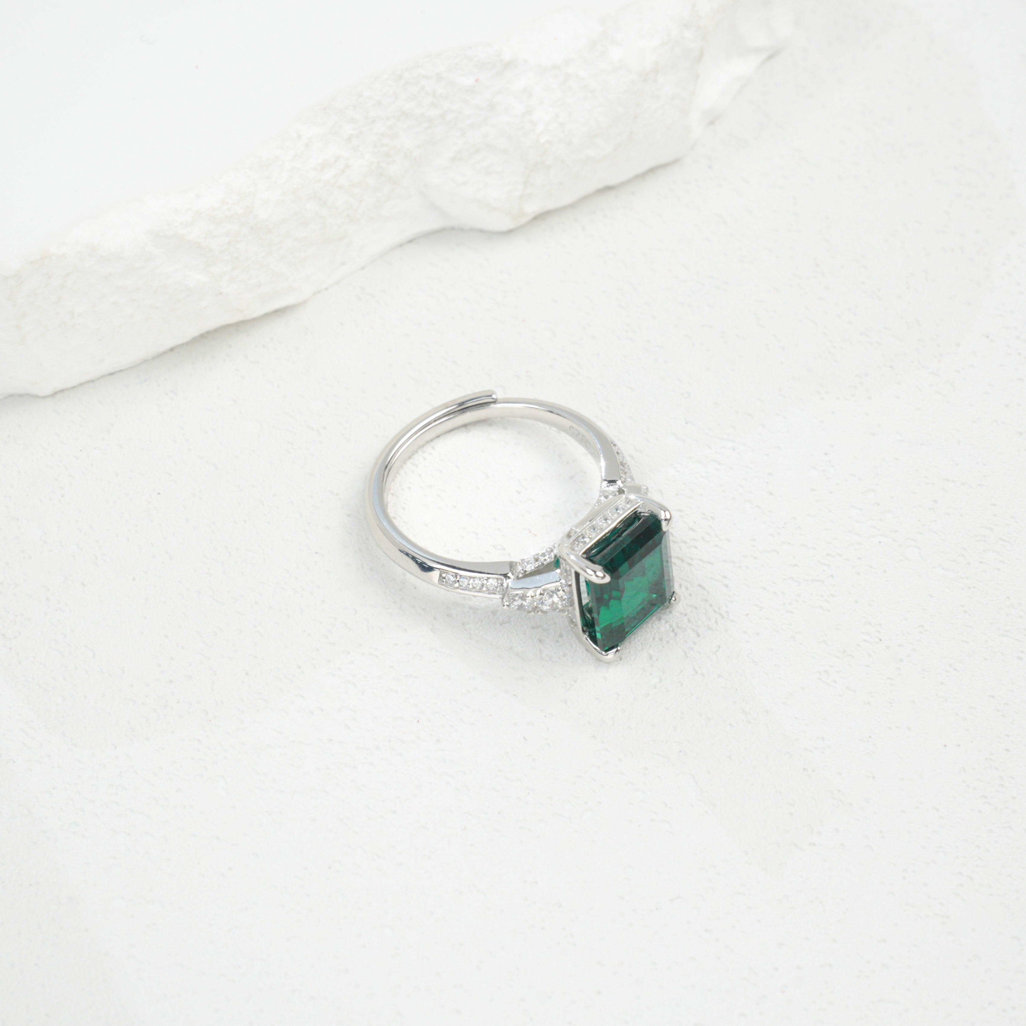Cultivated Emeralds-Prismatic Elegant Ring