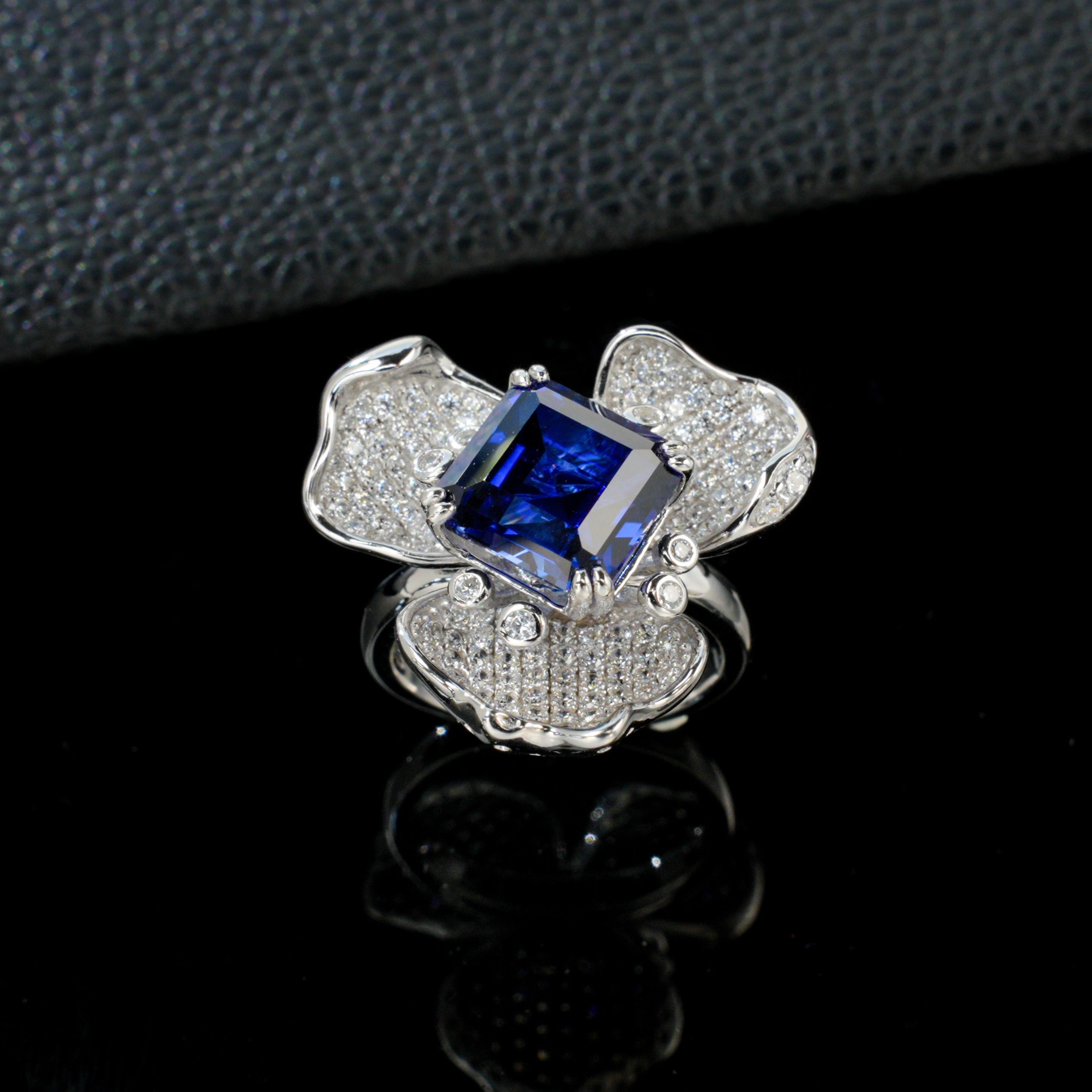 Lab-Grown Emerald - Lucky Clover Ring