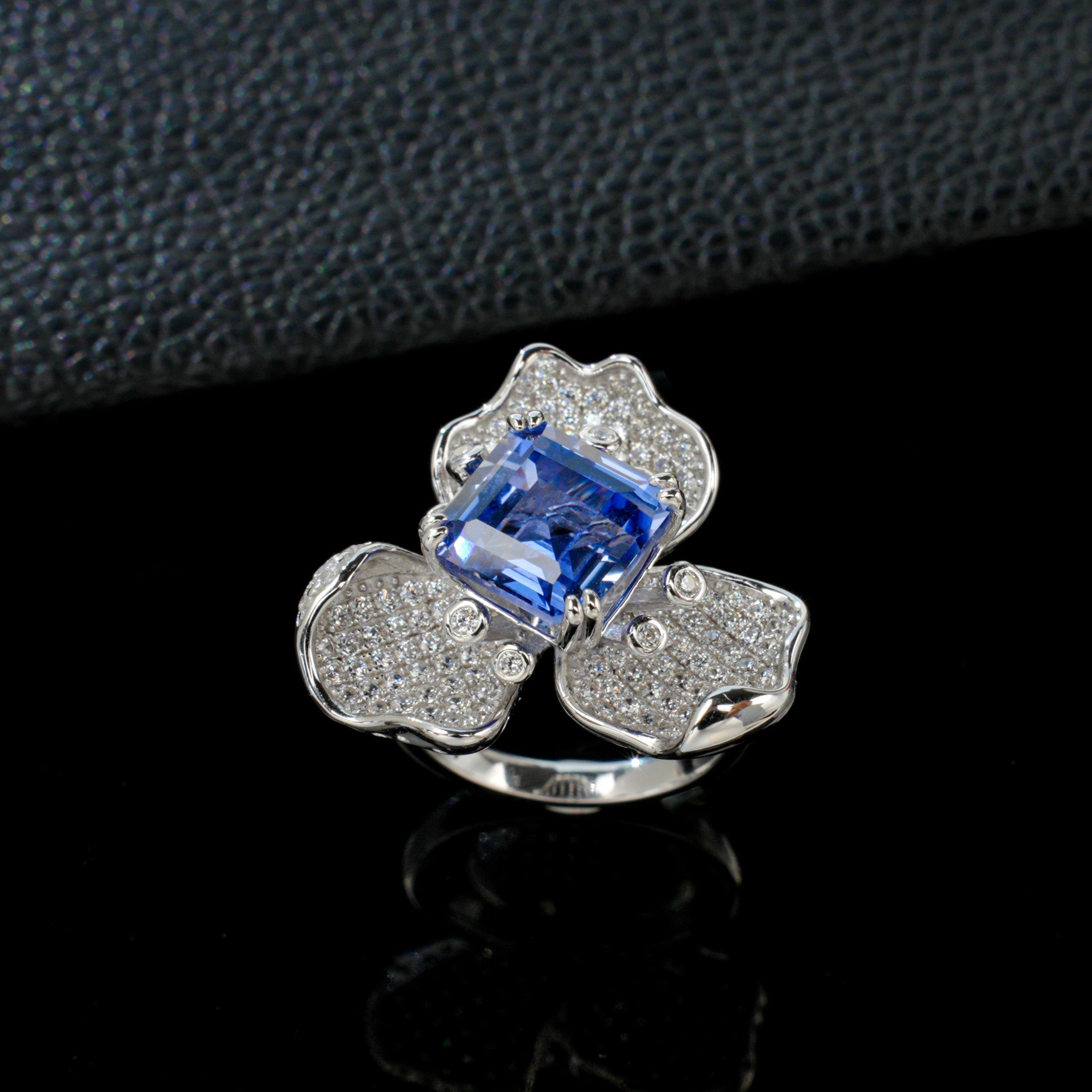 Lab-Grown Emerald - Lucky Clover Ring