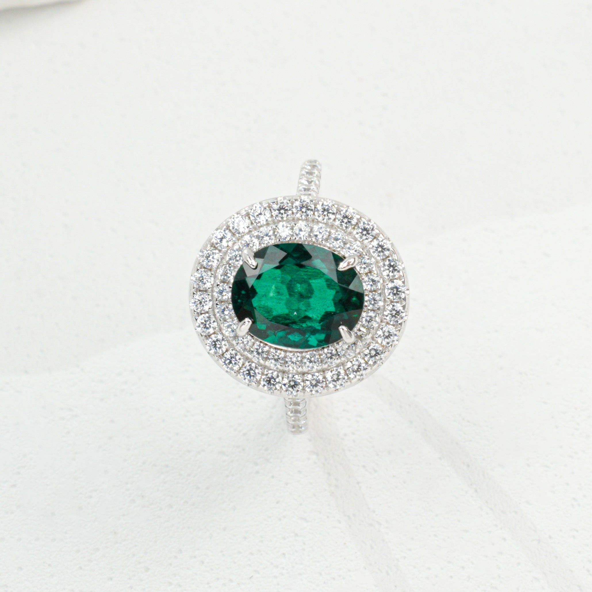 ab-Grown Emerald - Diamond-Halo Concentrated Emerald Round Glow Ring