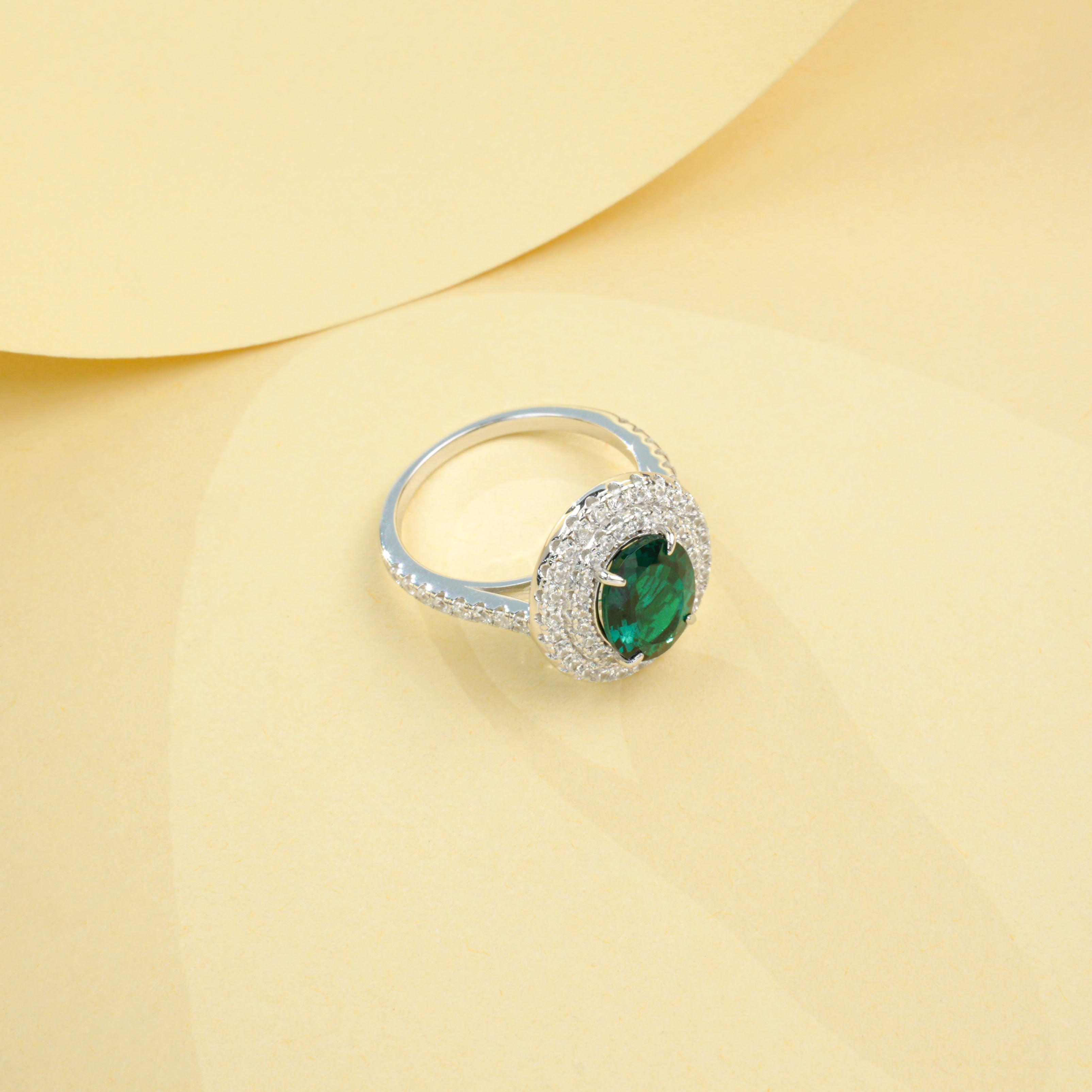 ab-Grown Emerald - Diamond-Halo Concentrated Emerald Round Glow Ring