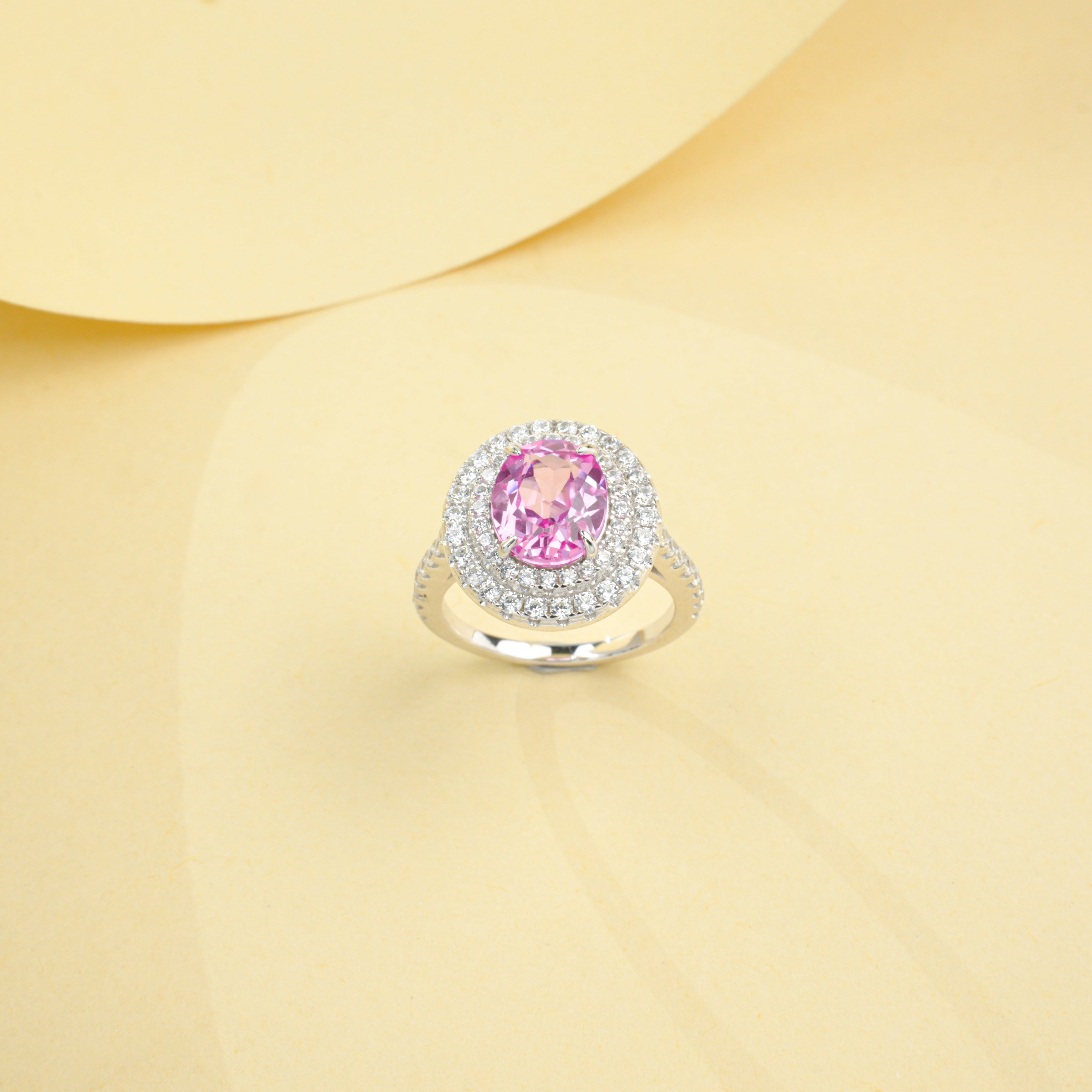 ab-Grown Emerald - Diamond-Halo Concentrated Emerald Round Glow Ring