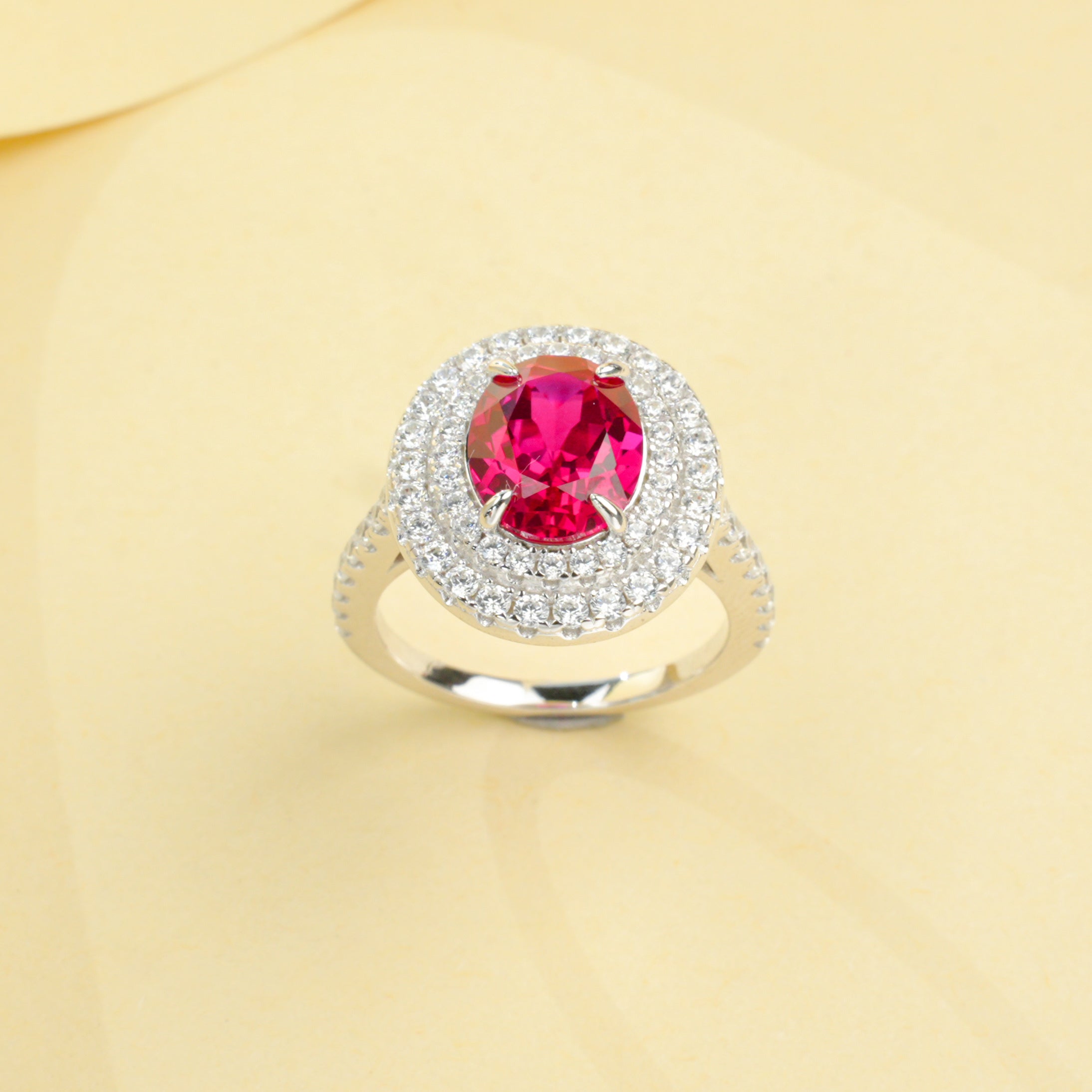 ab-Grown Emerald - Diamond-Halo Concentrated Emerald Round Glow Ring