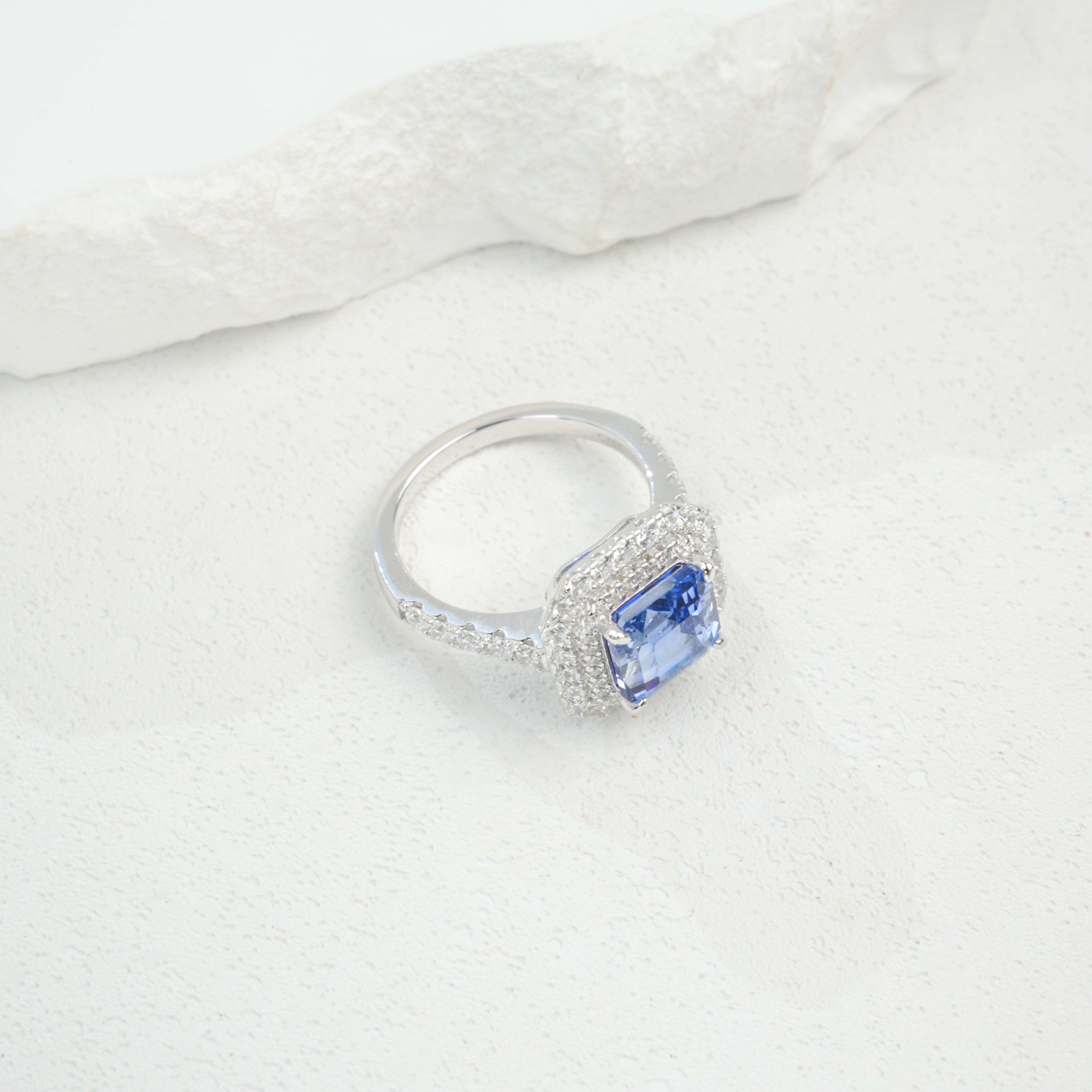 ab-Grown Sapphire - Diamond-Surrounded Square Court Deep Blue Ring