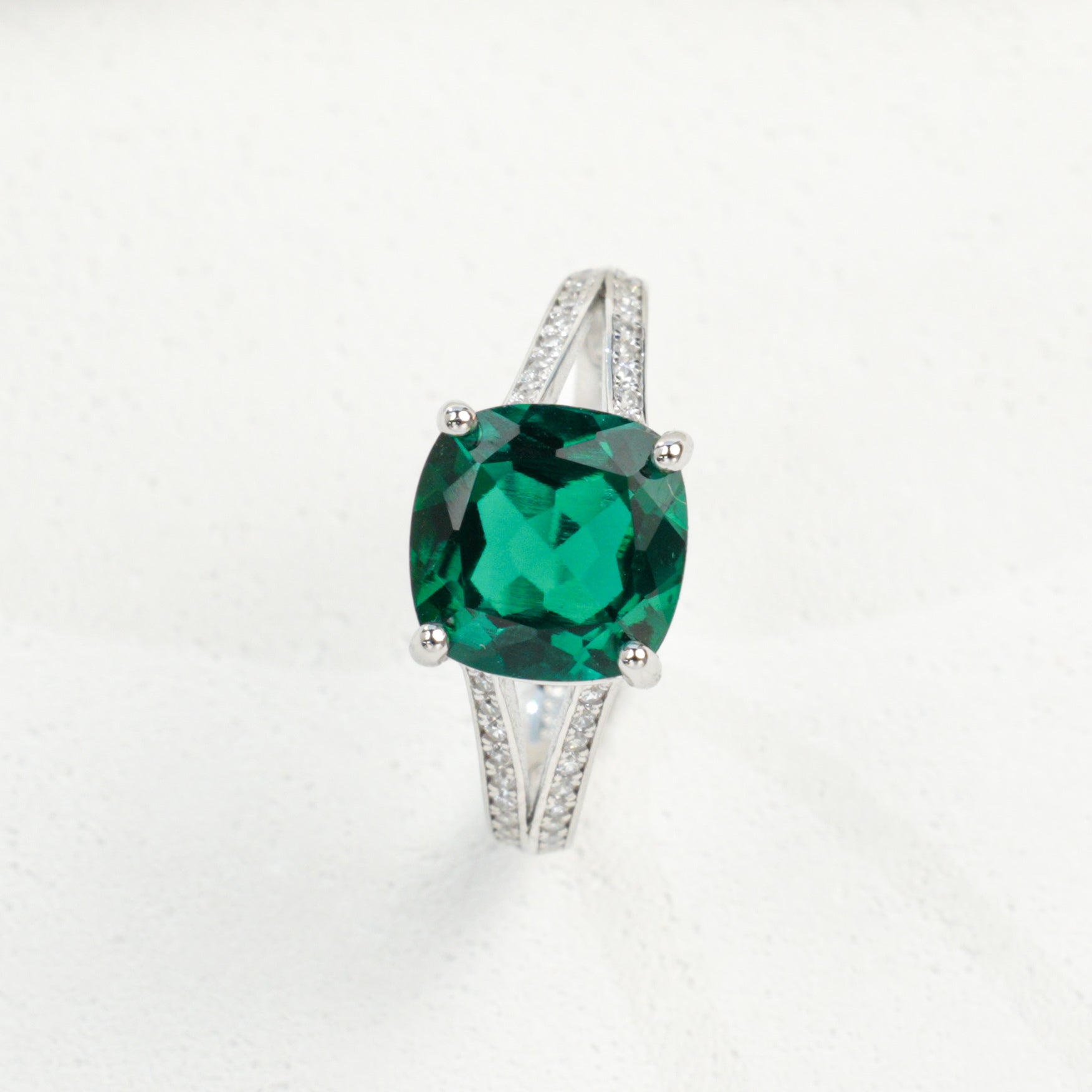 Lab-Grown Sapphire - Diamond-Edged Square Ripple Clear Blue Ring