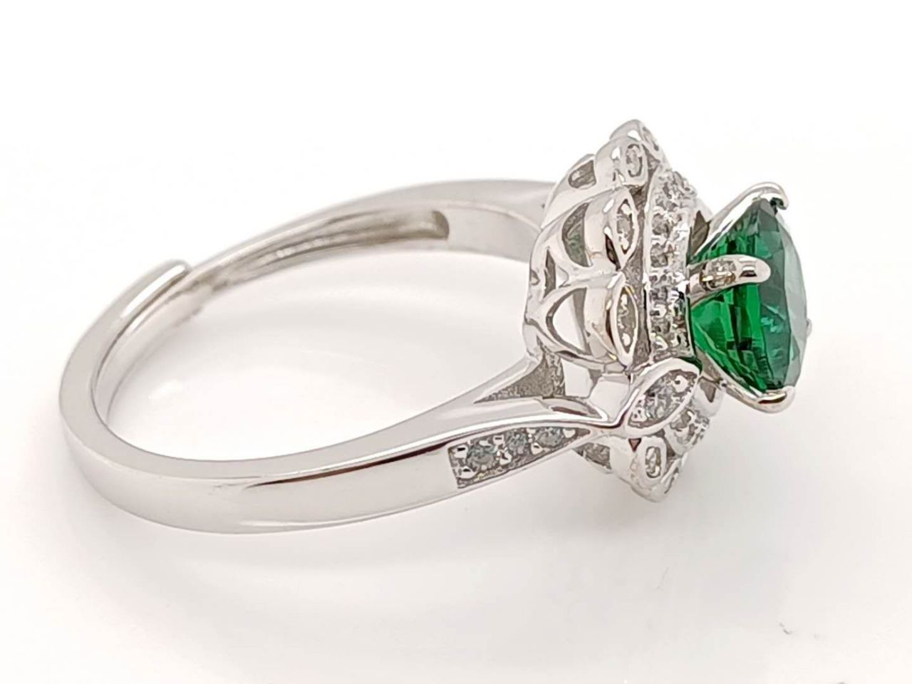 Lab-Grown Emerald - Round Emerald Diamond Petal Lotus Ring