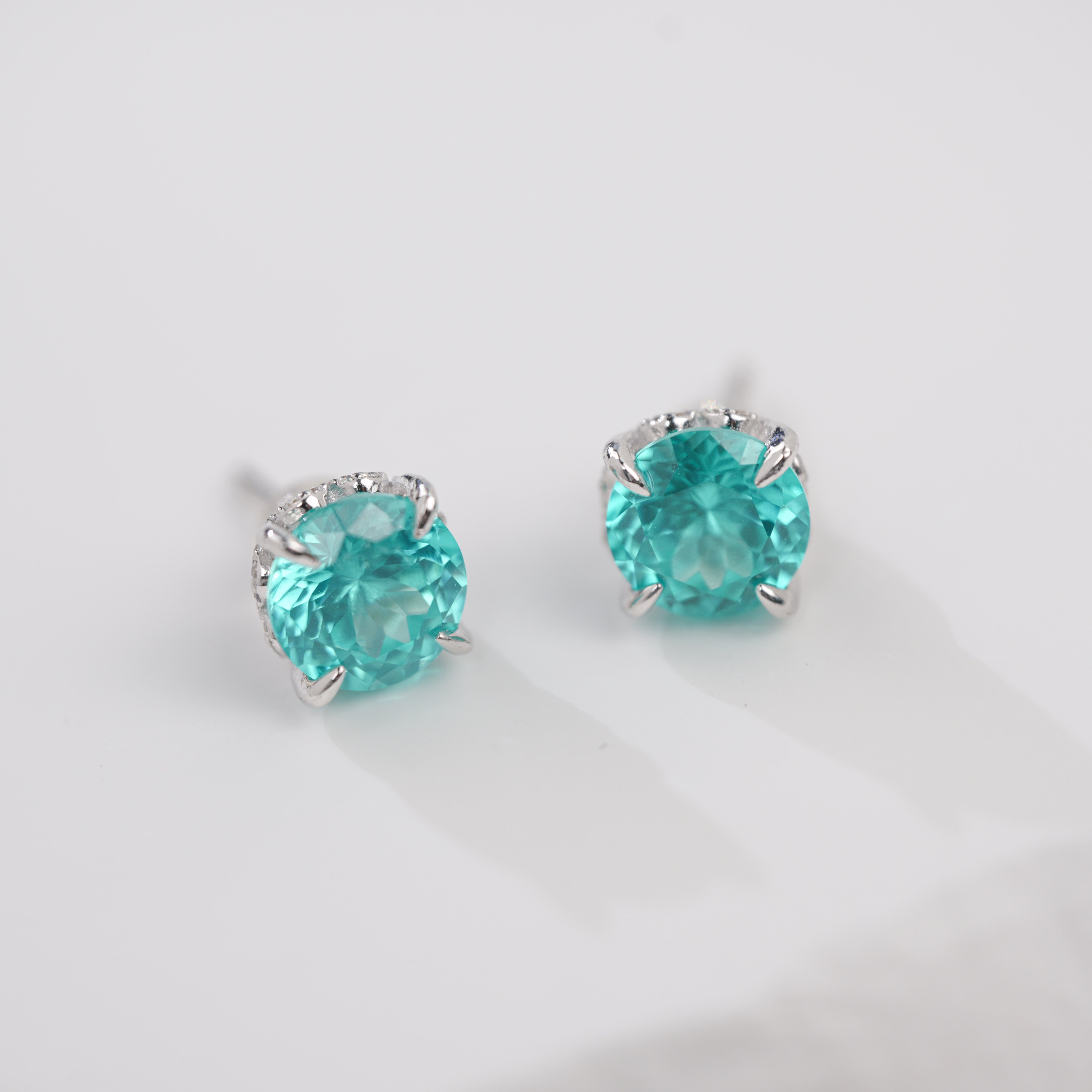 Lab-Grown Emerald - Green Round Diamond Stud Minimalist Earrings
