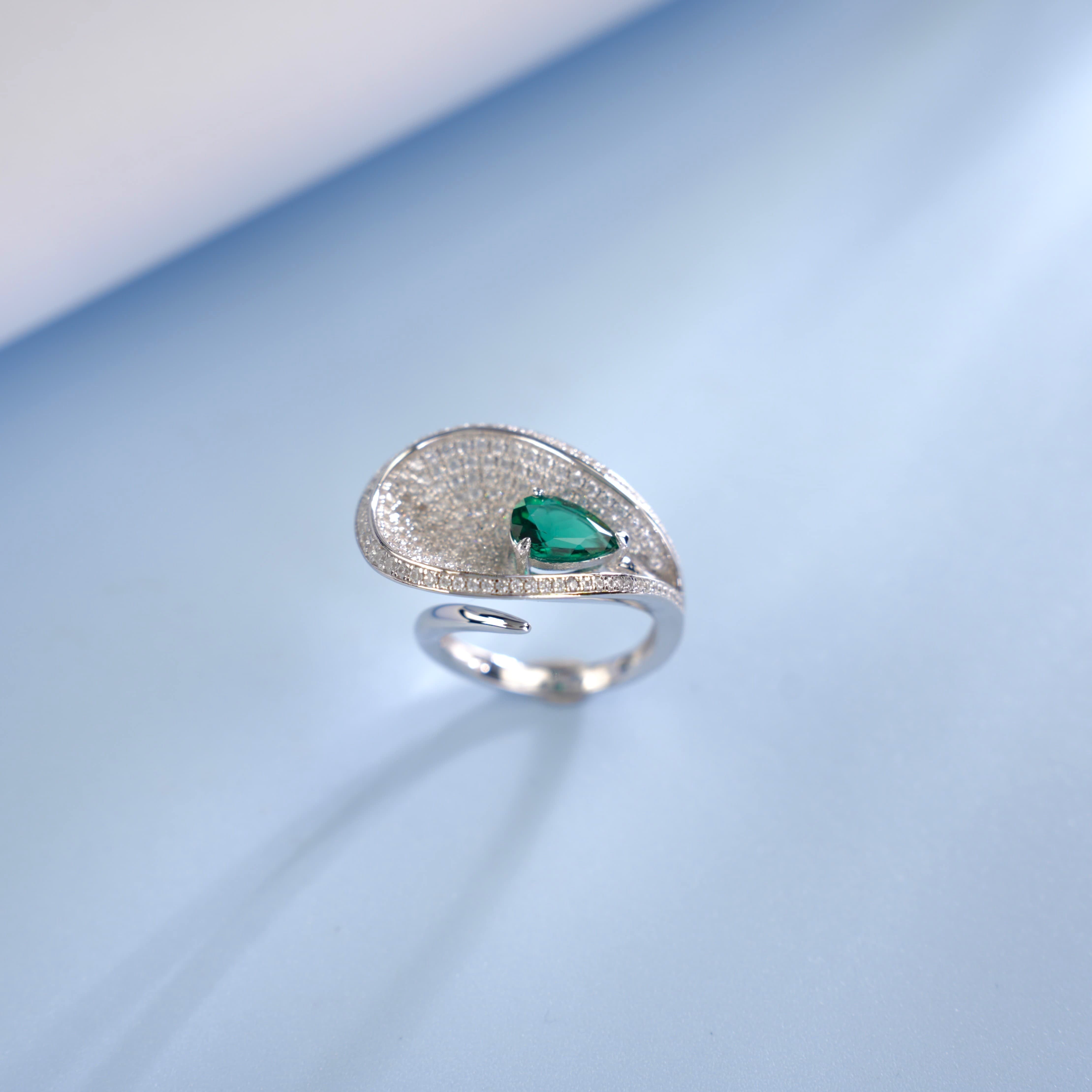 Lab-Grown Emerald - Dewy Emerald Diamond Curved Ripple Ring
