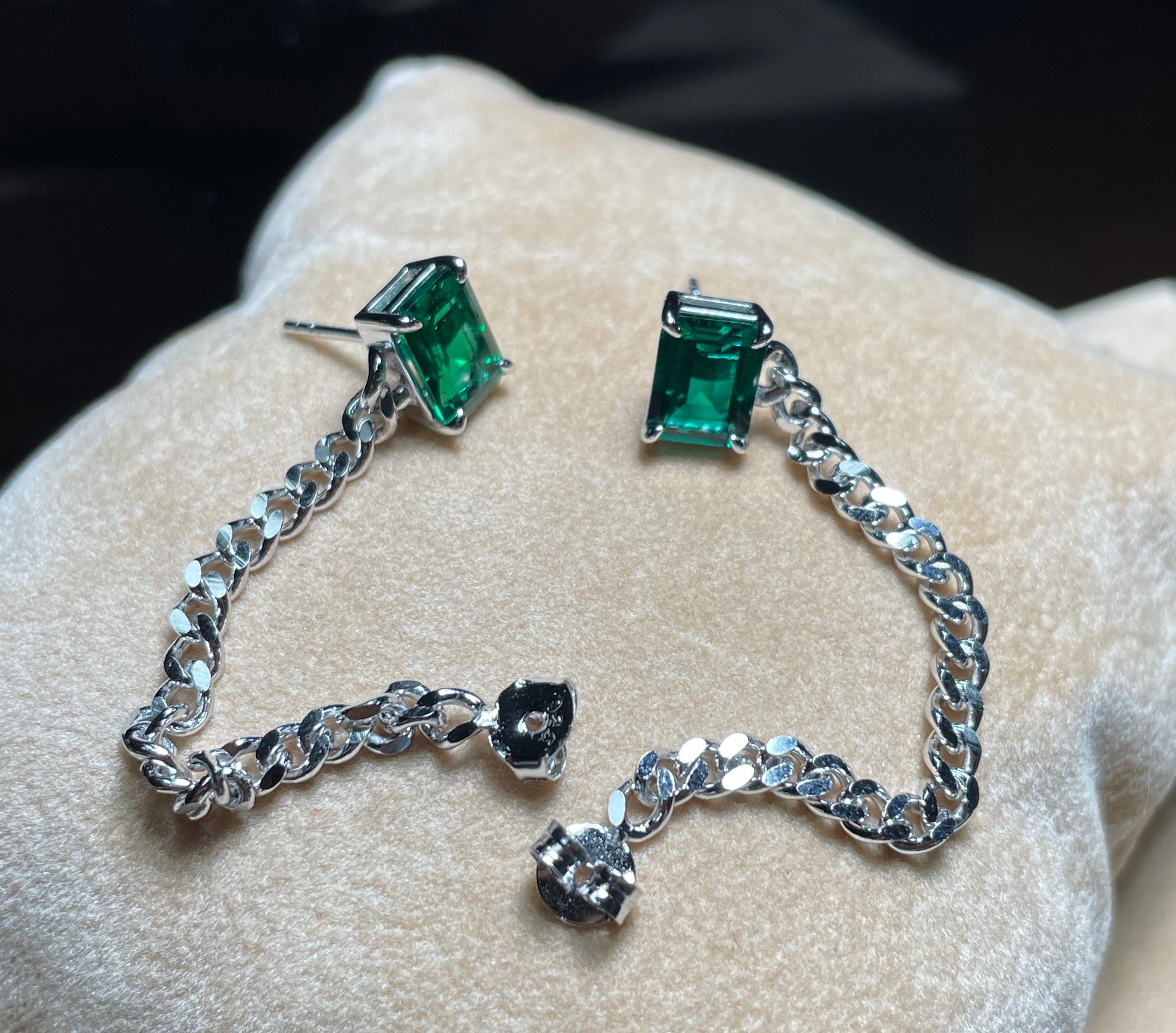 Chained Radiance | Industrial-Chain Square Emerald Earrings