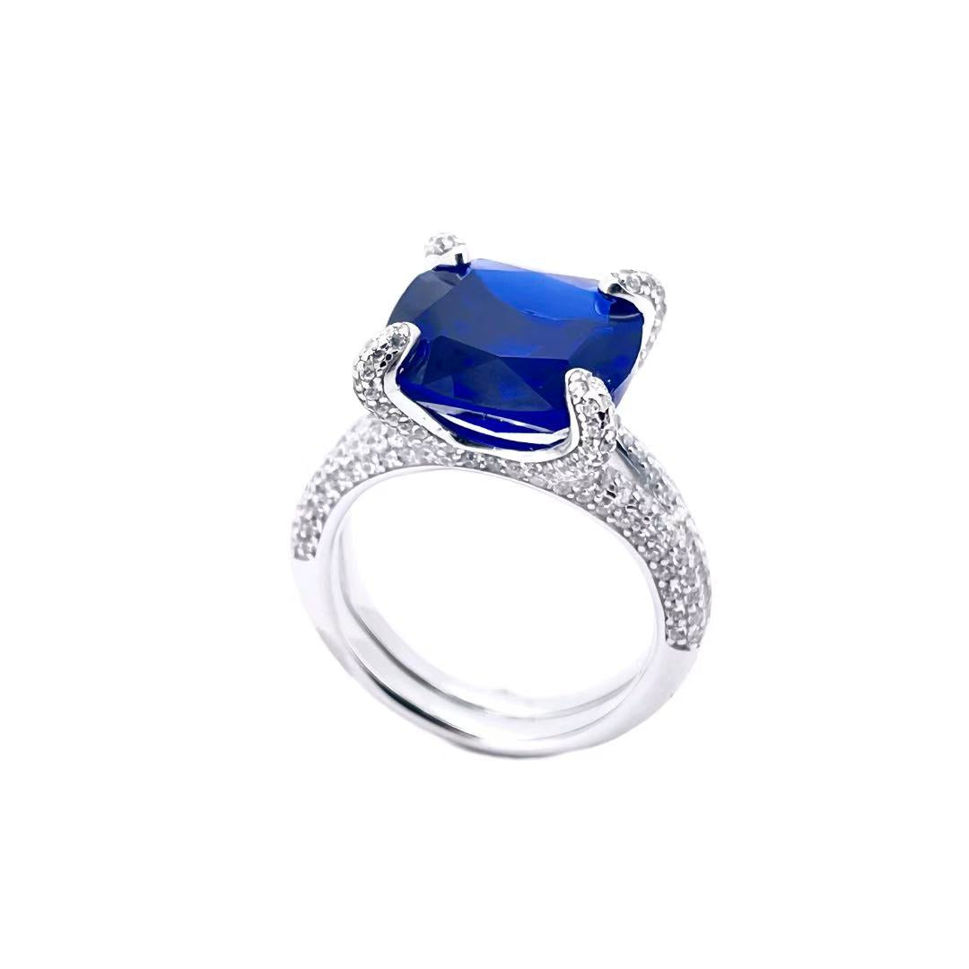 Developing Paparazzi-Luxurious Cushion Ring