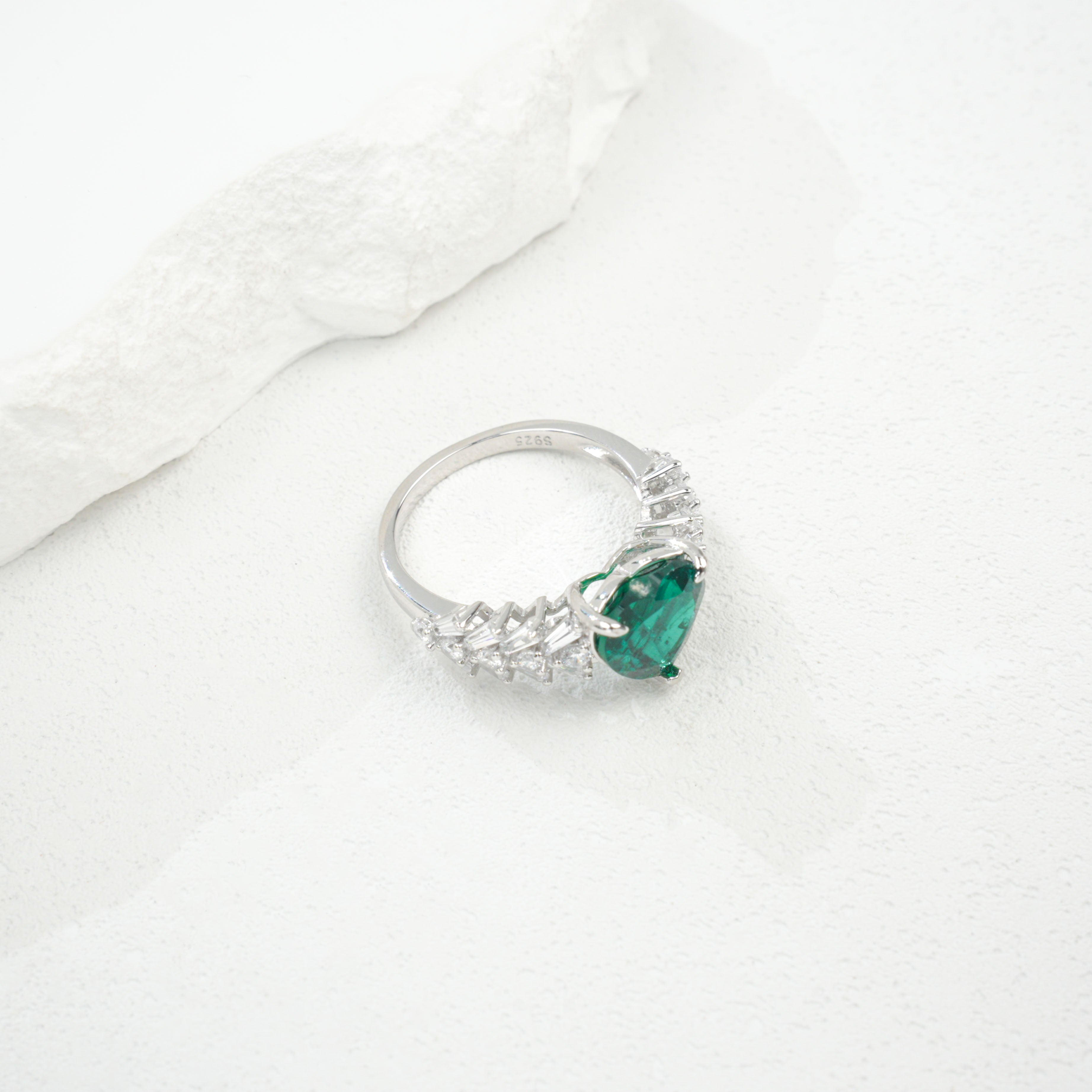 Lab-Grown Emerald - Heartburst Emerald Feather Ring